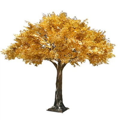 Veliki zlatni lažni ficus stablo